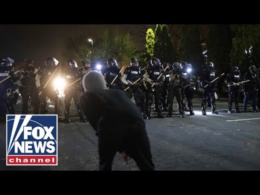 Entire Portland riot squad resigns after officer’s indictment
