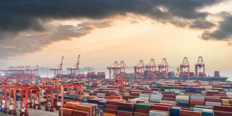 IMF Sees `Heavy Cloud of Uncertainty’ Hanging Over Global Economy